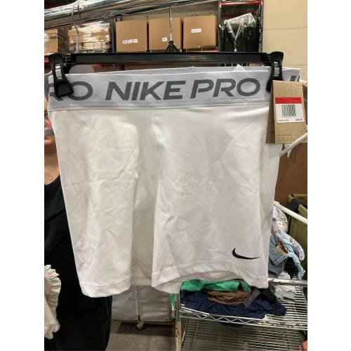 Size L. Nike Women's Pro 365 5 Inches Shorts