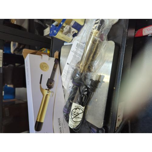 HOT TOOLS (2018 MODEL) Pro Artist 24K Gold Curling Iron | Long Lasting, Defined Curls (1-1/4 in)