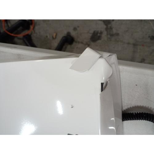 Lithonia Lighting 4 ft. 4000/5000/6000 Lumens Integrated LED Triac Dimming White Wraparound Light, Switchable Color Temperature (Dent; see the picture)