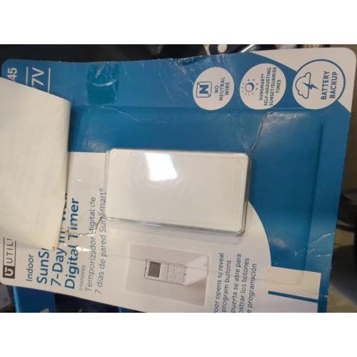 Utilitech 15-Amps 120-volt Indoor Programmable Digital Lighting Timer
