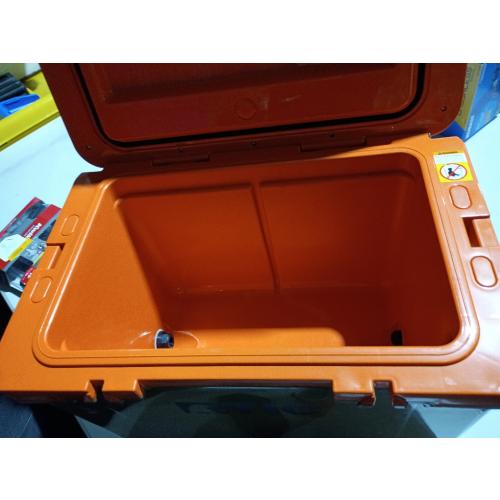 RTIC Outdoors Hard Cooler Trailblazer 52-Quart Insulated Personal Cooler ( cracked see the pictures)