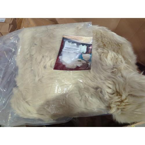 AMTOVO Faux Fur Rug, Beige Small Area Rug, Fluffy Sheepskin Rug, Fuzzy Ultra Soft 2 x 3 ft Shag Rugs for Bedroom Sofa Throw Cushion Room Decor, Sheepskin