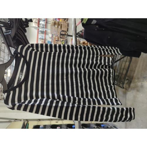 Large GAP Women's Long Sleeve Favorite Crew-Neck T-Shirt