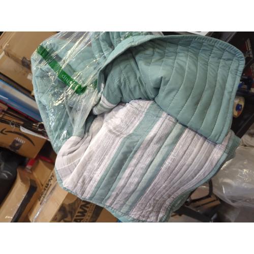 KAKIJUMN Full/Queen Quilt Bedding Set, White Grey and Green Patchwork Striped Quilt Set, 1 Pieces Soft Lightweight Bedspread Coverlet Set with 2 Pillow Sham(Green,Queen)