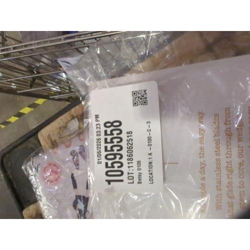 8-Wedge Apple Slicer and Corer – Stainless Steel Sharp Blades with Non-Slip Black Handle, Easy Grip Cutter for Apples, Pears, and Similar Fruits