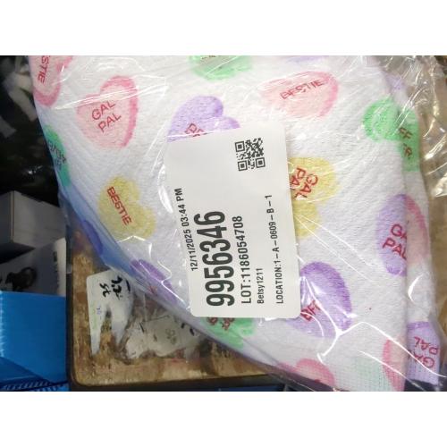 2 pack heart-shaped guest towels for bathroom or kitchen