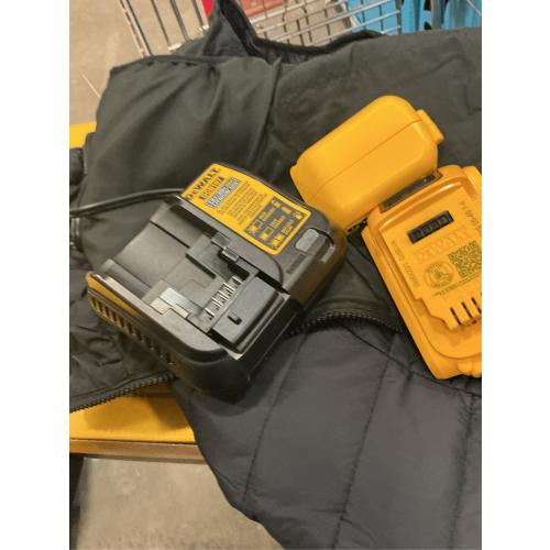 DEWALT mens Dewalt Dchv095bd1 Men's Lightweight Heated Puffer Vest