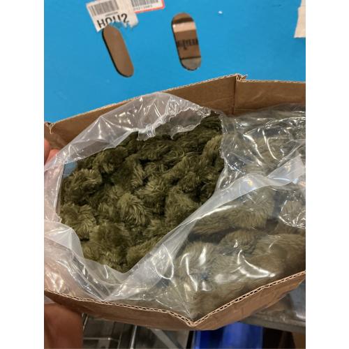 EXQ Home King Size Blanket for Bed or Couch - 3D Imitation Turtle Shell Jacquard Decorative Fleece Blankets - Cozy Soft Fuzzy Flannel Blanket Suitable for All Seasons(90×108,Dark Green)