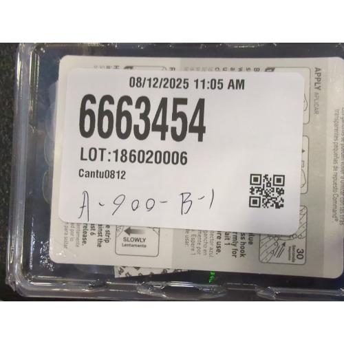 3M Command Mini Plastic Hook 1.08 in. L 1 pk