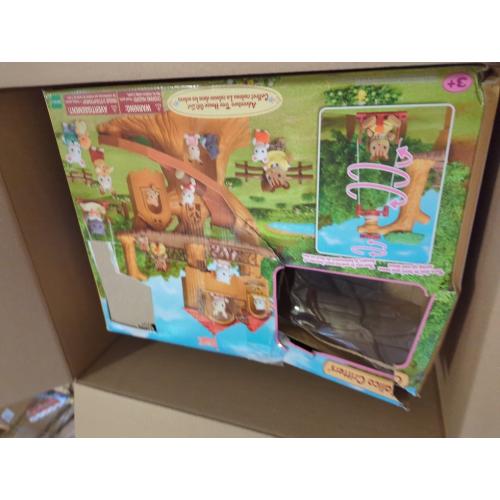 Calico Critters Adventure Treehouse Gift Set, Collectible Dollhouse, Figure and Accessories