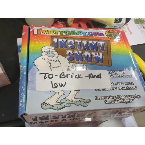 PARTY GOAT Instant Snow Powder for Sensory Play & Decor. 18oz Makes 7 Gallons of Fake Snow. Up to 400 Aritifical Snowballs. Outdoor & Indoor use. Just Add Water. Magic Fun for Kids