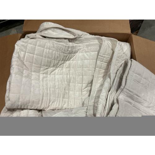 118 x 106 RECYCO Luxury Velvet Quilt Set King Size, Lightweight Velvet Comforter Set, Oversized Bedspread Coverlet Quilted Bedding Set, with 2 Matching Pillow Shams, for All Season, Cream White