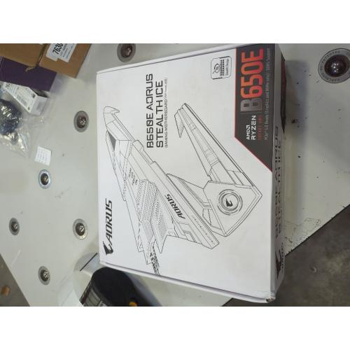 White GIGABYTE B650E AORUS Stealth ICE Motherboard - Supports AMD Ryzen 9000 CPUs- 12 2 2 Phases VRM- up to 8000MHz DDR5 (OC)- 1xPCIe 5.0 M2   3xPCIe 4.0 M.2- Wi-Fi 7-2.5GbE LAN- USB 3.2 Gen 2x2