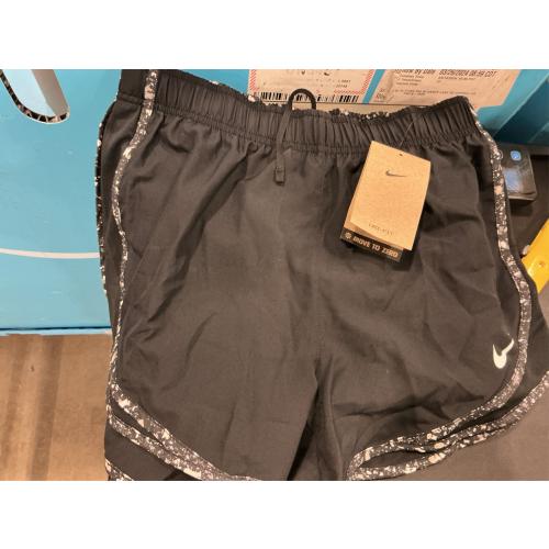 S Nike Women's Dry Tempo Short-black-s