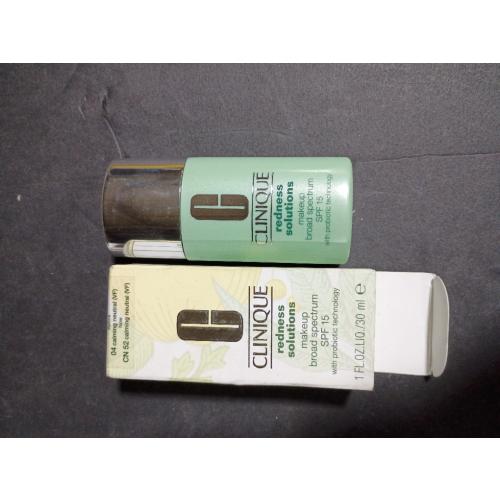 CLINIQUE Redness Solutions Makeup SPF 15 with Probiotic Technology
