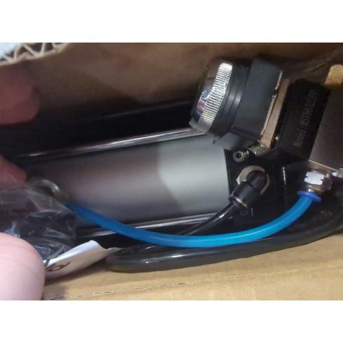 Pneumatic Can Crusher, Heavy-Duty Smasher for Aluminum Seltzer, Soda, Beer Cans and Bottles for Recycling Tools,8.5/11/12/16 Oz Metal Aluminum Cans Crusher,Gadgets for Home (Manual Button)