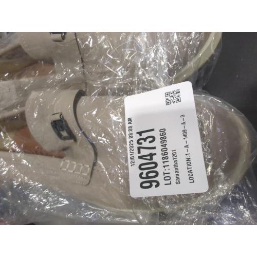 Guess Men's Quido Loafer (size 10.5)