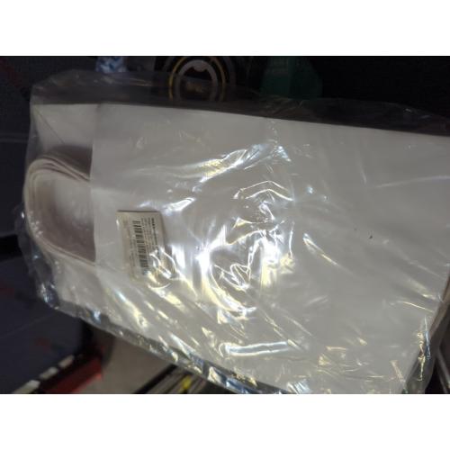 SUNCOLOR 25 Pack White Gift Bags with Handles – 8x4.5x10 Medium Bags for Shopping, Wedding, Party Favors & Valentine’s Day