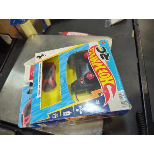 MATTEL  HW RC 1:64 FERARRI