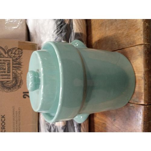 TOMO Fermentation Crock with Weights - Ceramic Sauerkraut Pickling Crock - Stoneware Kombucha Brewing (3L)