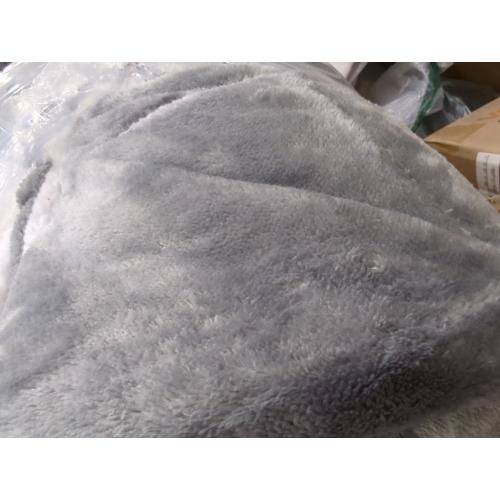 Amazon Basics Reversible Sherpa Throw Blanket, Dark Gray, 50x60