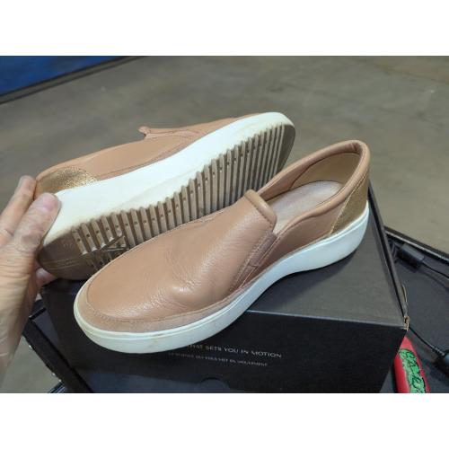 Size 9, Vionic Women's Kearny Sneaker
