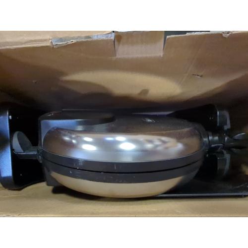 Bella - Nonstick Rotating Belgian Waffle Maker - Stainless Steel