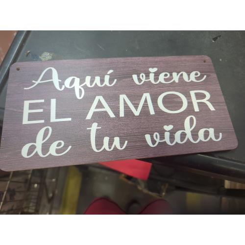 Hanging Wood Sign Aquí Viene El Amor De Tu Vida Wood Ring Bearer Sign Spanish Rustic Wood Decor Farmhouse Wall Hanging Plaque Wooden Sign For Home Indoor Outdoor 12 X 6 Inch