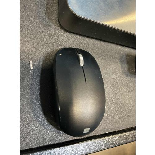 Incase Bluetooth Mouse - Designed by Microsoft - Compact, Comfortable, Right/Left Hand Use, 4-Way Scroll Wheel, Wireless Bluetooth Mouse for PC/Laptop/Desktop, Mac/Windows Computer (Black)