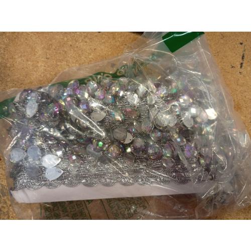 FINGERINSPIRE 10 Yard Hanging Beads Fringe Lace 1.5 inch Wide Polyester Sewing Fringe Tassel Trim Silver Trim with Crystal Pendant for Sewing Cafts Wedding Party Decoration