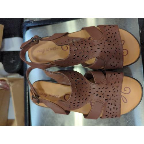 Easy Street Women's Bolt Flat Sandal