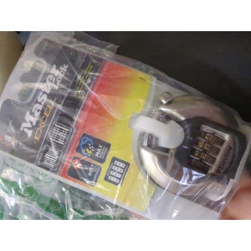 Master Lock Discus Padlock Excell Stainless Steel 70 mm M40EURDNUM