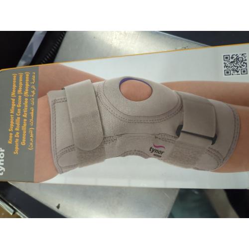 Neoprene Knee Brace w/Open Patella - Medium: 17.2 to 19.6