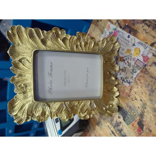 Cuspin Small Gold Picture Frame 3x5 Frames, Vintage Gold Palm Leaves Textured Hand-Crafted Resin with Glass Front Elegant Retro Vintage Design Photo Frame for Wall and Tabletop Display Home Decor