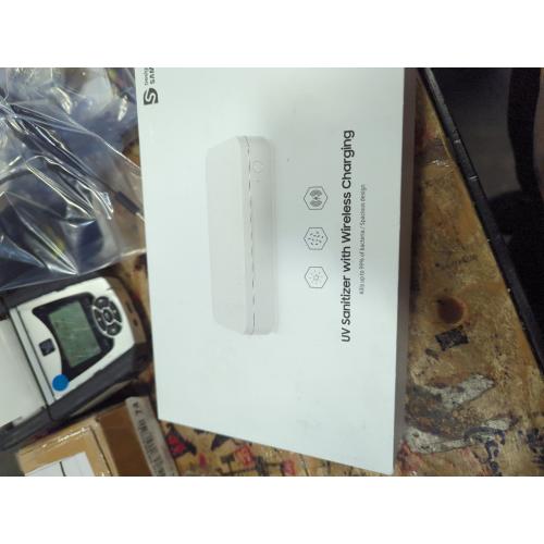 Samsung Electronics Qi Wireless Charger UV Sanitizer GP-TOU020SACWU - White