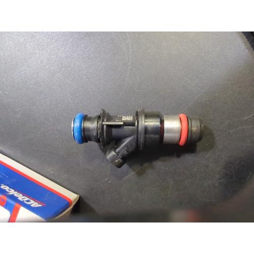 Car Fuel Injector Spray Nozzle, for GMC Cadillac, for Chevrolet V8 4.8 5.3L 2001 2002 2003 2004 2005 2006 2007 17113553