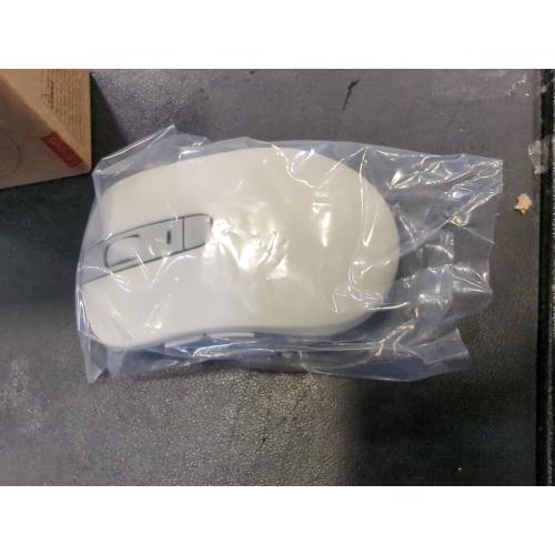 White and Grey Lenovo Bluetooth Silent Mouse (WL300) - 5 Button Computer Mouse with Silent Left & Right Click – Sculpted Grip, Microsoft Swift Pair, Up to 1600 DPI (White)