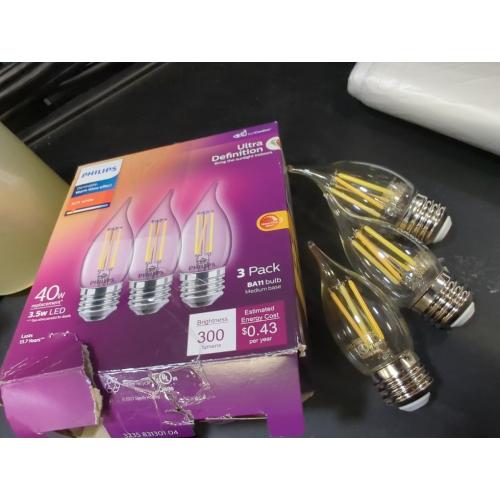 PHILIPS LED 40W BA11 E12 Base 3-Pack Ultra Definition Soft White (2700K) 300 Lumen (3.5W = 40W) Dimmable Frosted Flicker-Free Candelabra Light Bulbs