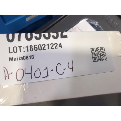 Therabody TheraFace Depuffing Cold & Heat Facial Treatment Wand - White