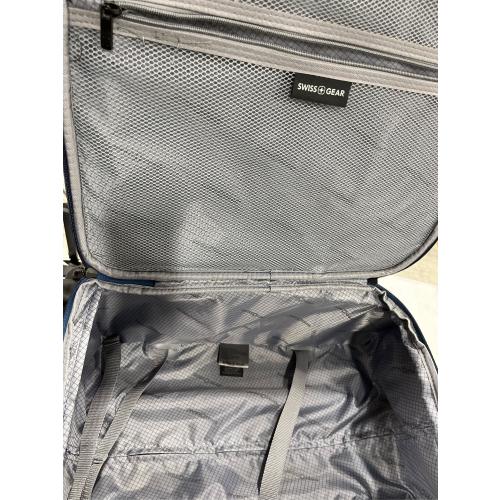 SWISSGEAR Sion II Carry-On Spinner in Navy (Little Damaged; See The pictures)