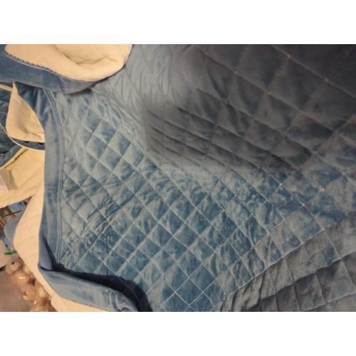 Queen Size Velvet 3-Piece Quilt Set - Ultra Soft Bedding with 2 Pillow Shams, Lightweight Reversible Coverlet Bedspread with Plaid Quilting for All Seasons, Royal Blue/White 90x96 Inches