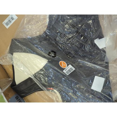 Milwaukee Women's 2XL Black Zippered Front Vest with Side Buckles