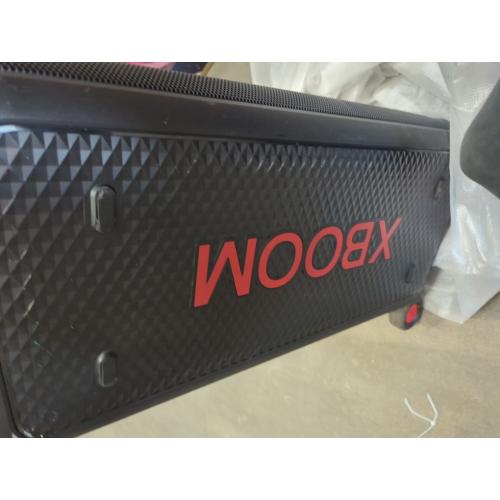 LG XBOOM XL7 Portable Tower Speaker with Pixel LED Lighting and up to 20 Hrs of Battery Life, Black