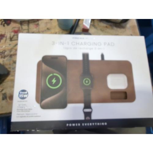 Courant Catch:2 Classics - Italian Leather Dual Wireless Charging Pad - Compatible with iPhone 11, X, SE, Galaxy S23, S22, S21, S20, Note, AirPods, AirPods Pro (Saddle)