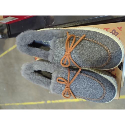 Size 8 color gray Skechers Women's Cozy Ojai Faux Wool Moccasin Slippers with Memory Foam