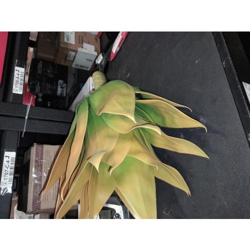 Velener Artificial Agave Fake Plants, Yellow Fake Succuents Plant for Room Decor, Unpotted Faux Agave Plant for Outdoor/Indoor Fall Decor, Yellow, 22 inches, Set of 1