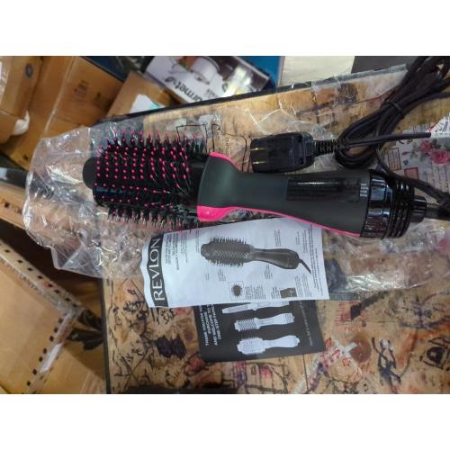 REVLON One-Step Volumizer Hair Dryer and Styler – Easy Salon-Style Blowouts – Less Frizz, More Shine, and Reduced Heat Damage, for All Hair Types and Lengths (Black)
