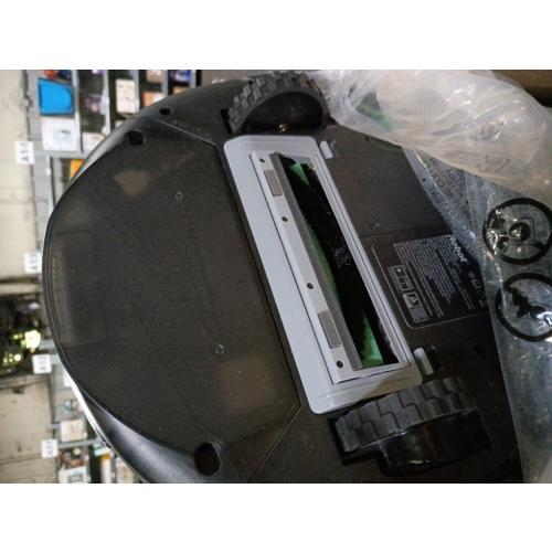Roomba 105 Combo 13. 2 in. Robotic Vacuum and Mop   with Smart Navigation   AutoEmpty Dock​ in Black