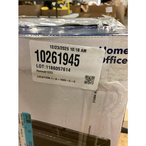 Insignia™ - 6-Sheet Crosscut Shredder - Black