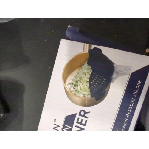 AUOON Clip On Strainer Silicone for All Pots and Pans, Pasta Strainer Clip on Food Strainer for Meat Vegetables Fruit Silicone Kitchen Colander